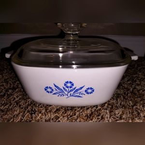 Vintage Early 1960s Blue Cornflower CorningWare, 1 1/2 qt dish w/ lid